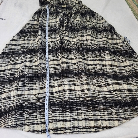 Arola Wool Black and White Plaid Cape/Poncho With Hood. Black & White - Picture 14 of 15